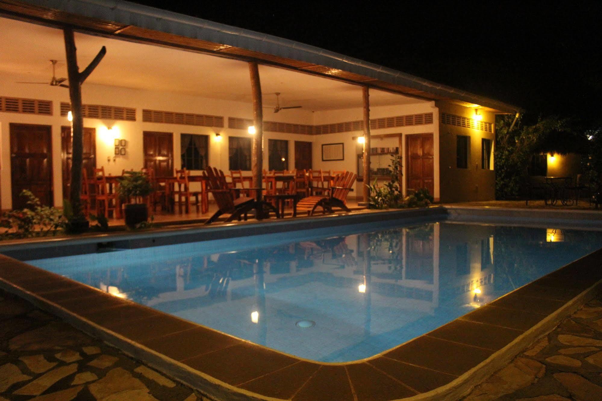 Hotel Mariposa León Eksteriør bilde